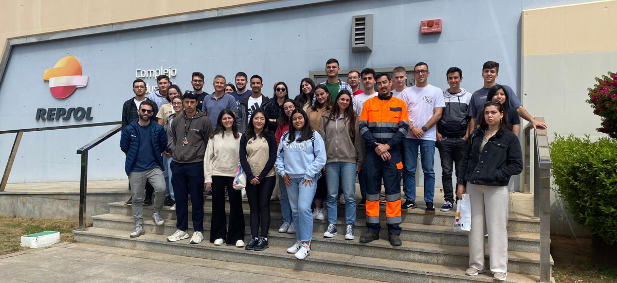 Estudiantes de Minas visitan la nueva planta de biocombustibles de Repsol producidos a partir de residuos de aceite de cocina